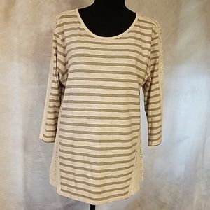 Beige top with light green stripes and lace🛍3 For $15🛍